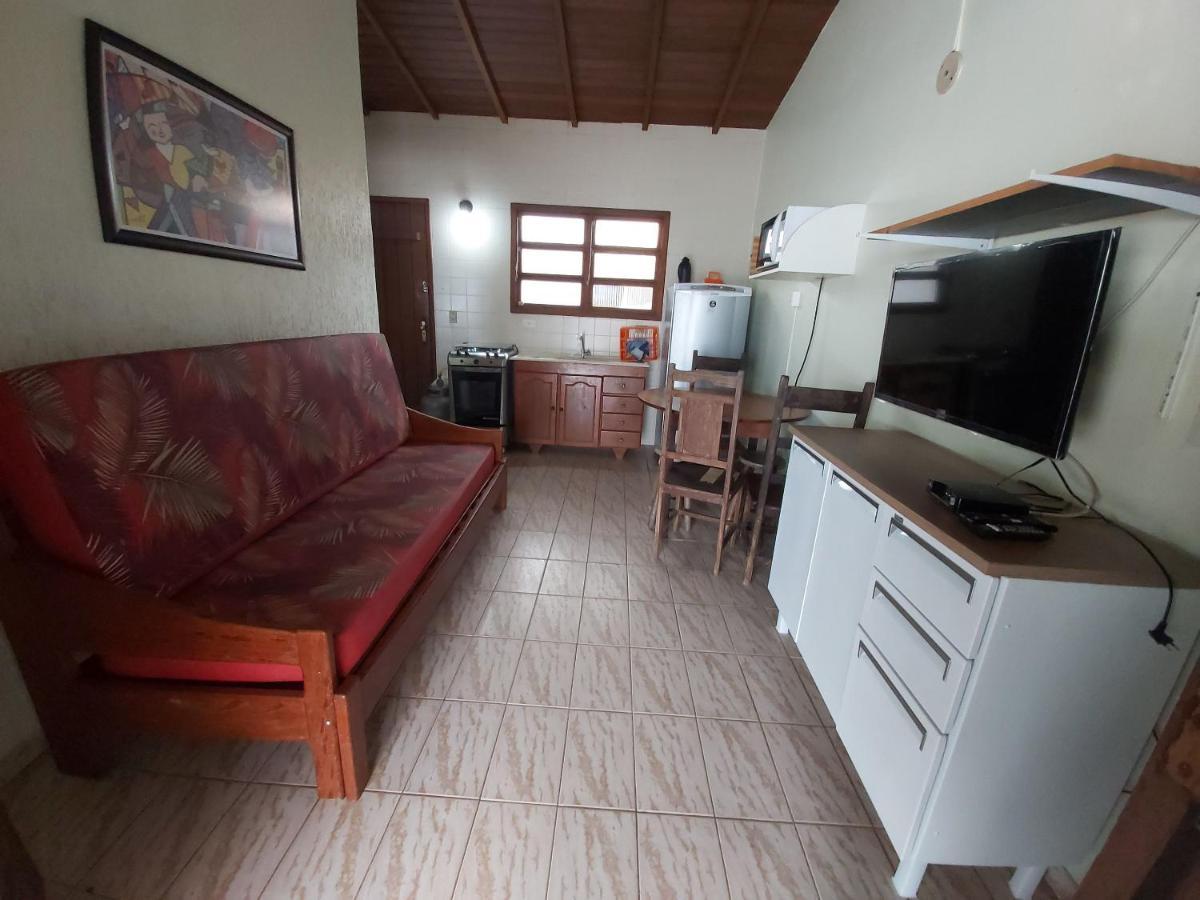 0006.02 - Maranduba - Chale - 1 Dorm - 5 Pess - 3 Quadras Do Mar - Piscina Coletiva - Wifi Villa Ubatuba Exterior photo